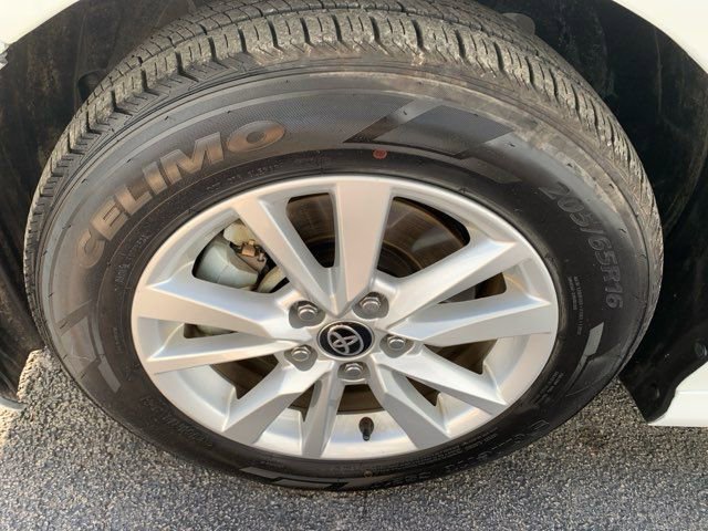 Used 2025 Toyota Camry LE image 8