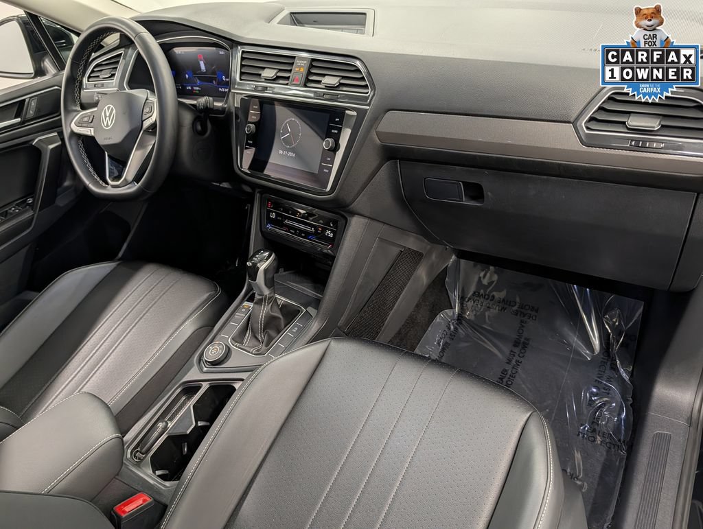 Used 2023 Volkswagen Tiguan SE AWD/4WD image 35