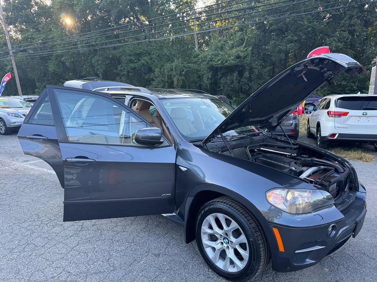 Used 2011 BMW X5 xDrive35i w/ Technology Pkg image 2