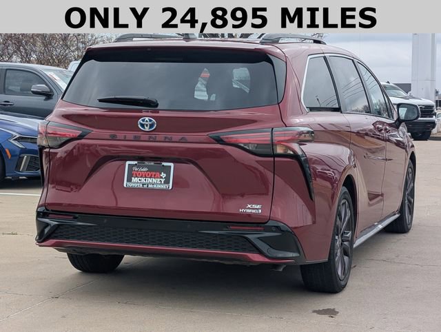 Used 2022 Toyota Sienna XSE image 4