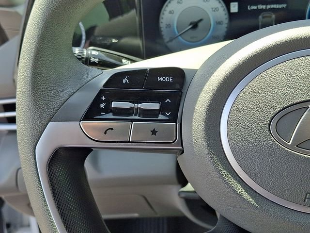 Used 2024 Hyundai Elantra SEL FWD image 16