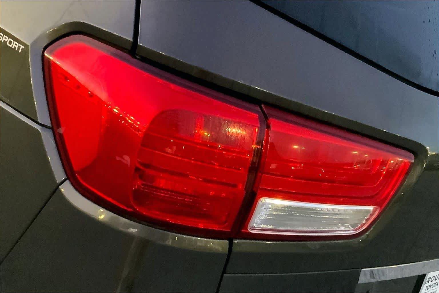 Used 2015 Kia Sedona SX Limited FWD image 24