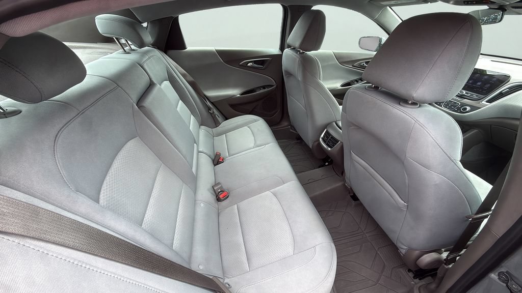 Used 2024 Chevrolet Malibu LT w/ LPO, Floor Liner Package FWD image 18