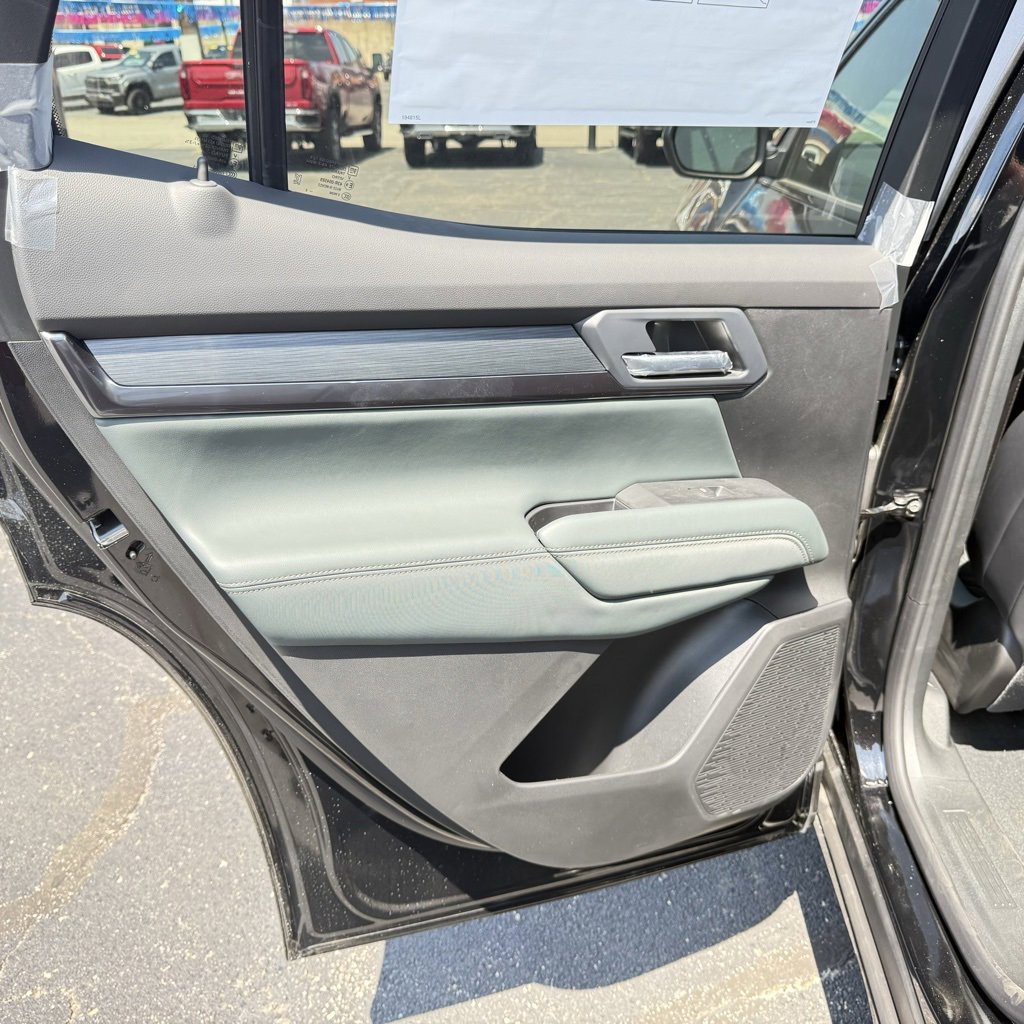 New 2026 GMC Terrain AT4 w/ Convenience Package III image 18