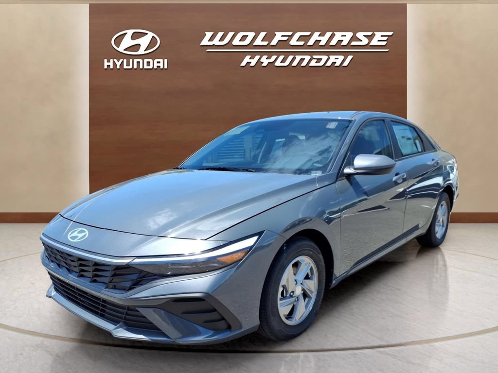 New 2026 Hyundai Elantra SE FWD image 1
