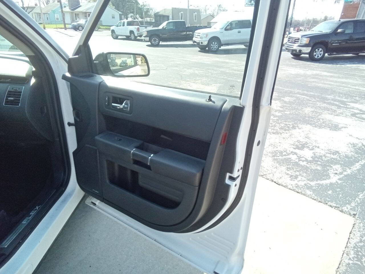 Used 2011 Ford Flex Titanium w/ Trailer Tow Pkg Class III image 4