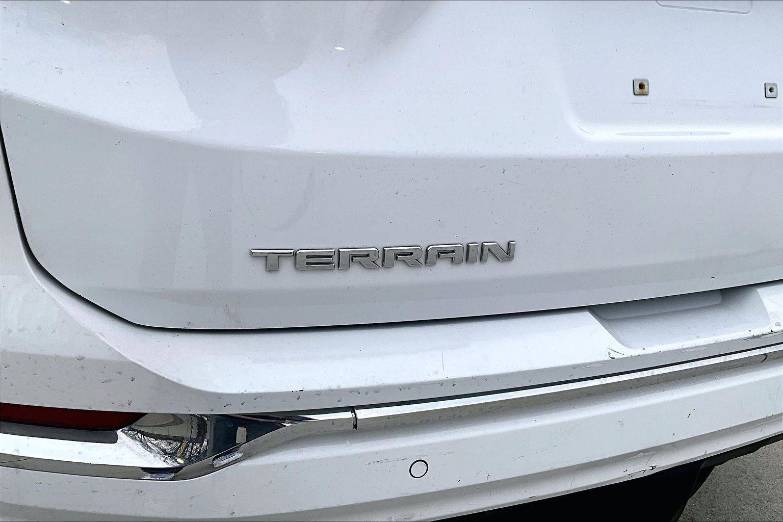 Used 2020 GMC Terrain Denali w/ GMC Pro Grade Package image 9