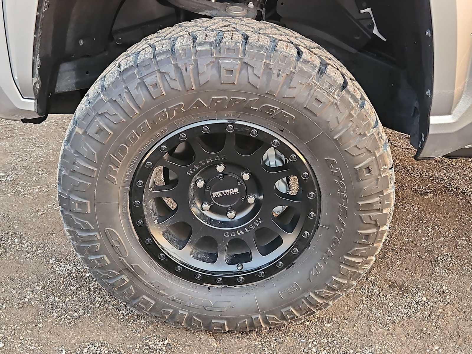 Used 2025 Toyota Tacoma SR5 AWD/4WD image 12