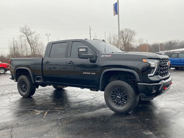 Used 2024 Chevrolet Silverado 2500 ZR2 w/ Technology Package image 13
