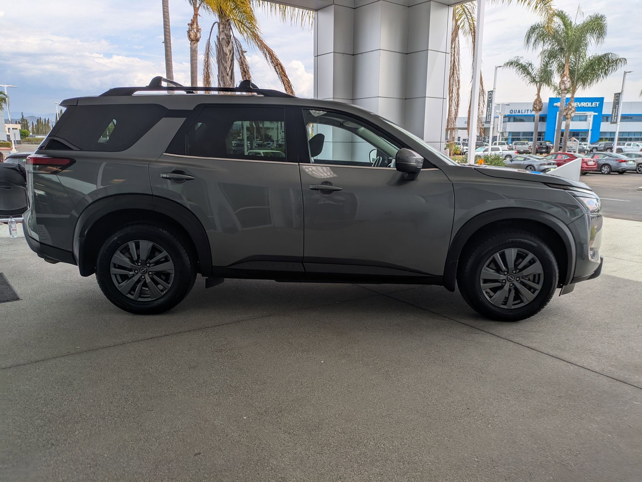 Used 2023 Nissan Pathfinder SV w/ Black Appearance Package image 5