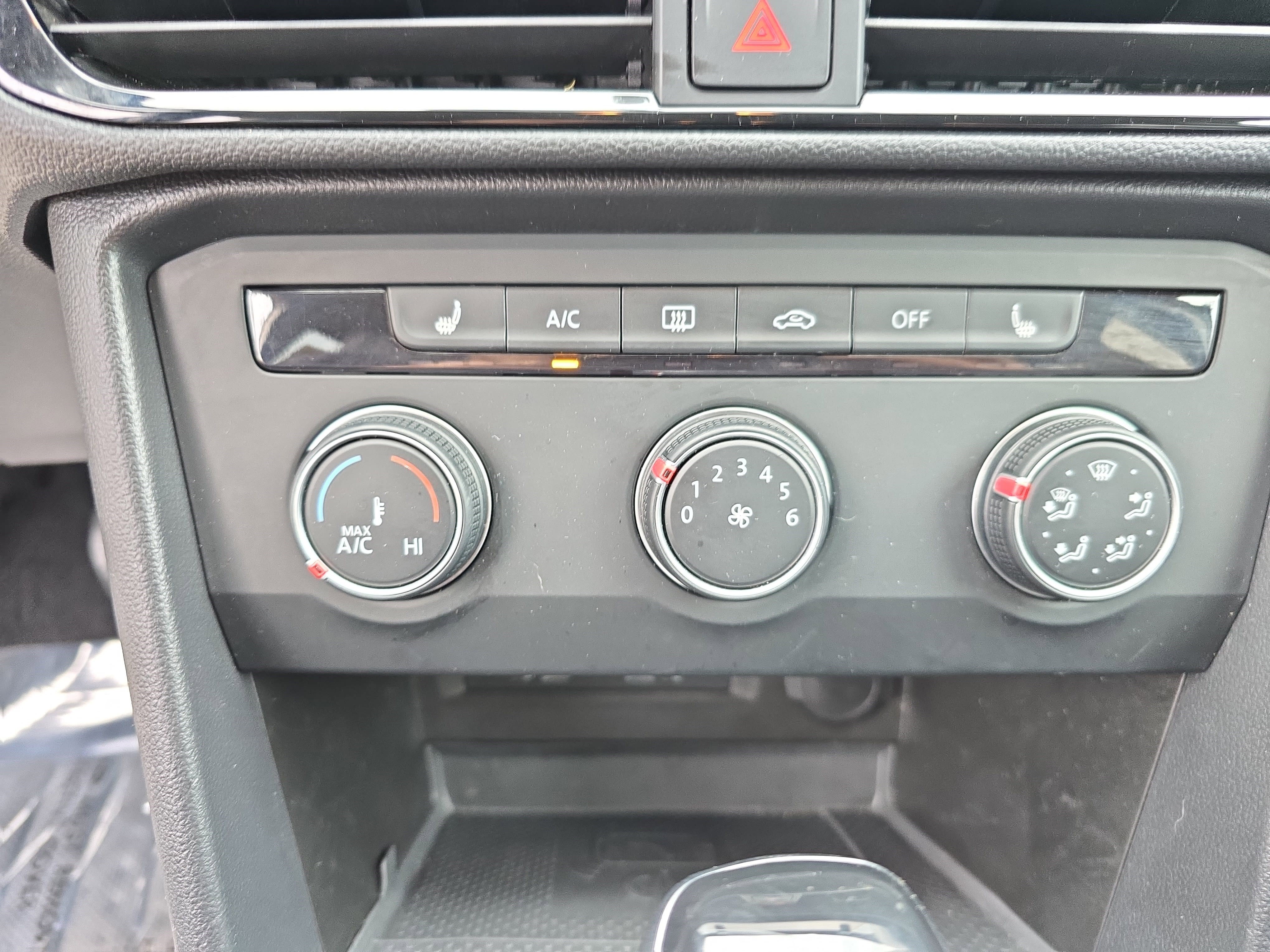 Used 2022 Volkswagen Taos SE image 18