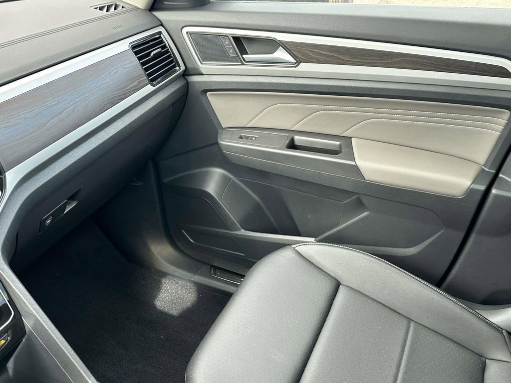 Certified 2023 Volkswagen Atlas SE w/ Panoramic Sunroof Package image 32
