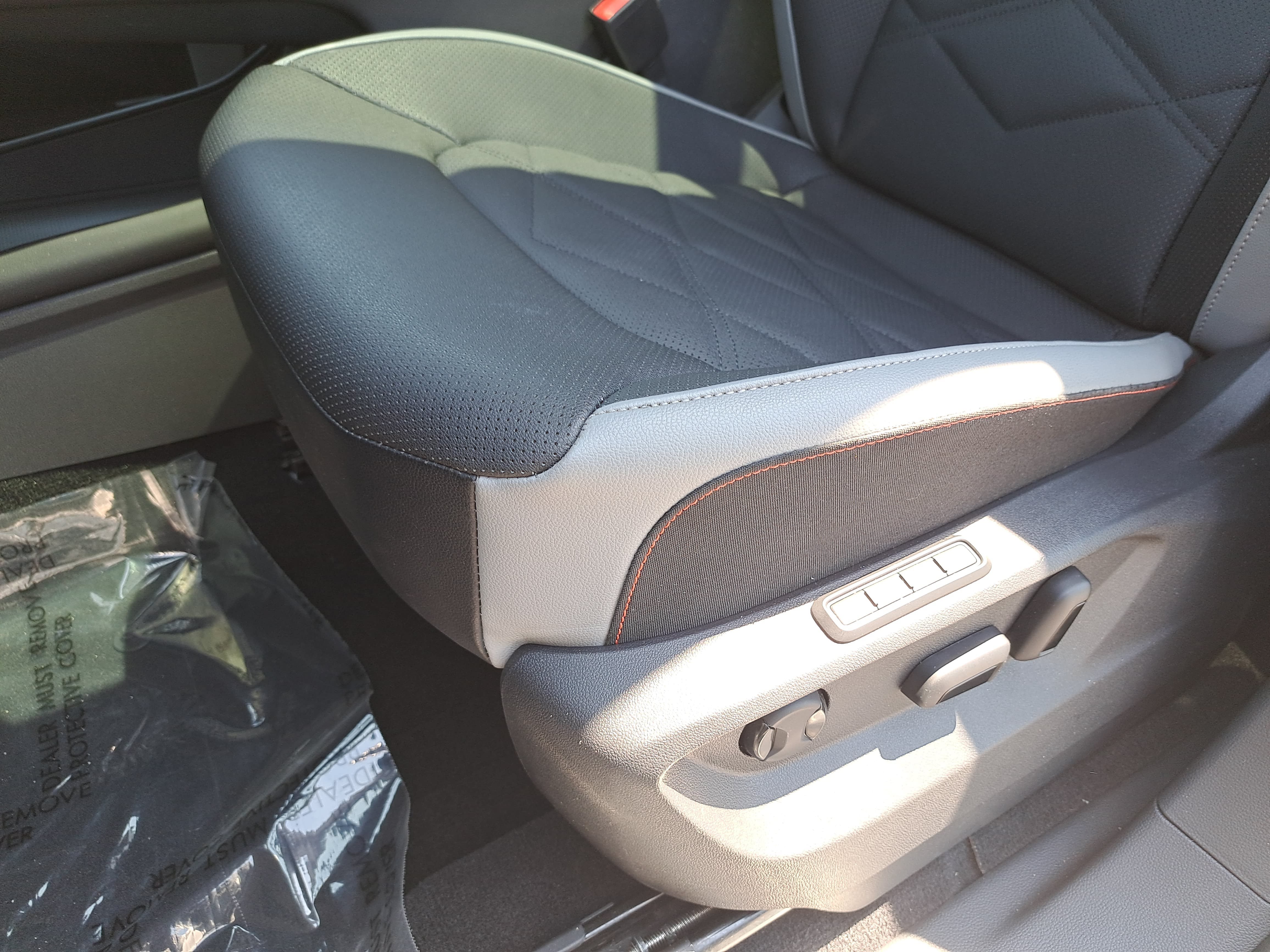 Used 2024 Volkswagen Atlas Peak Edition SEL AWD/4WD image 28