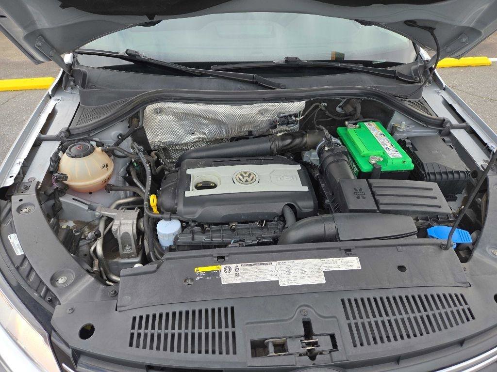 Used 2018 Volkswagen Tiguan Limited w/ Premium Package FWD image 28
