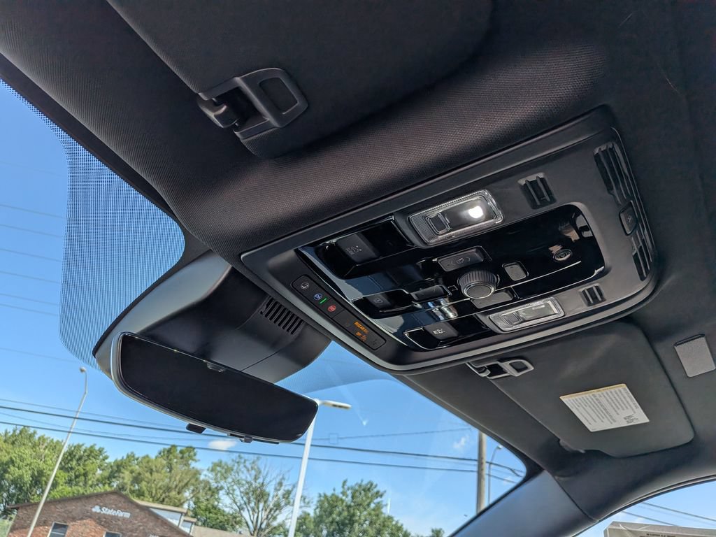 New 2026 GMC Yukon Denali Ultimate AWD/4WD image 19