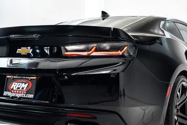Used 2018 Chevrolet Camaro SS image 12