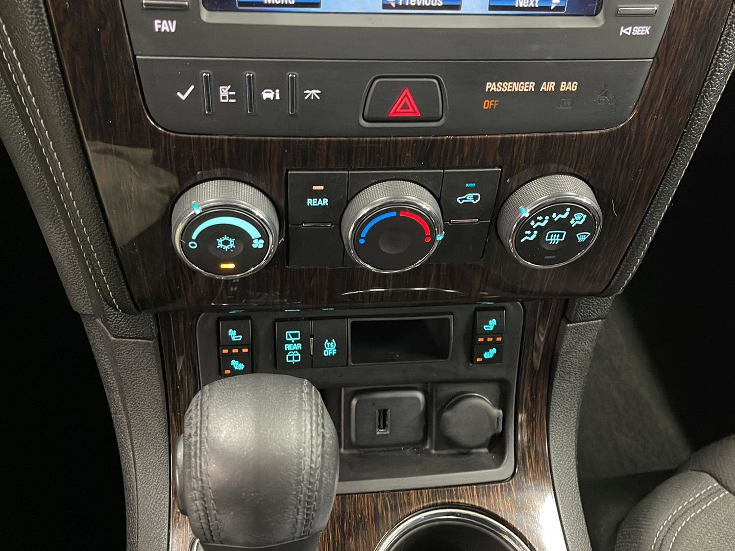 Used 2016 Chevrolet Traverse LT w/ Style and Technology Package image 11