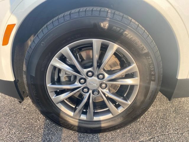 Used 2023 Cadillac XT5 Premium Luxury w/ LPO, Floor Liner Package AWD/4WD image 10