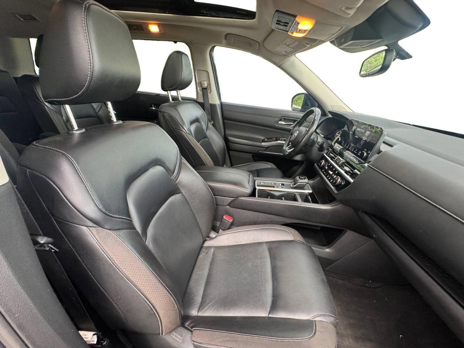 Used 2022 Nissan Pathfinder SL w/ SL Premium Package FWD image 16