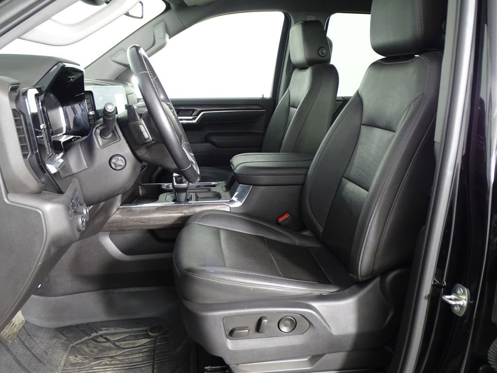 Used 2023 Chevrolet Silverado 1500 LTZ w/ Z71 Off-Road Package image 11