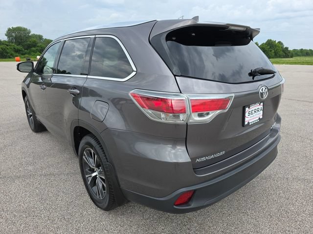 Used 2016 Toyota Highlander XLE AWD/4WD image 11