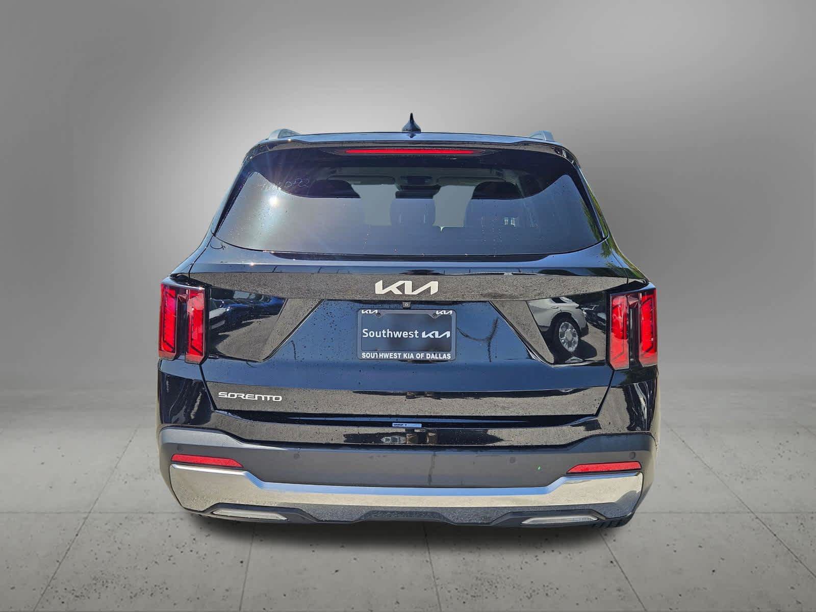 Certified 2024 Kia Sorento S FWD image 5