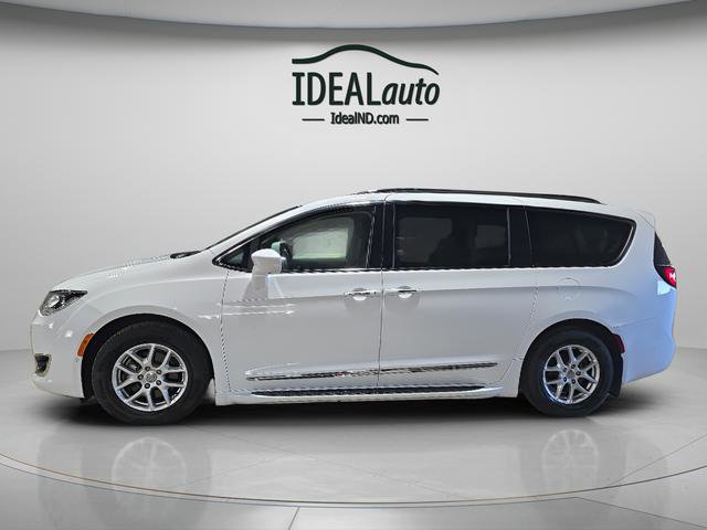 Used 2020 Chrysler Pacifica Touring-L w/ Advanced Safetytec Group FWD image 2
