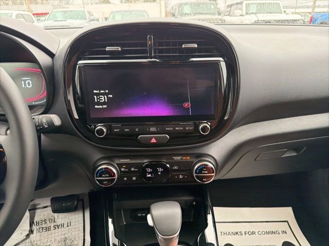 Used 2025 Kia Soul EX image 25