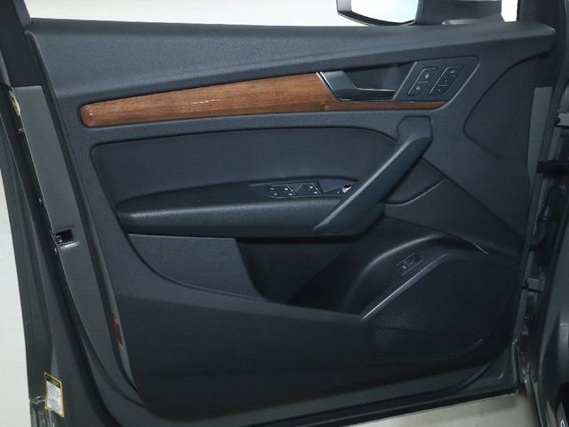 Used 2023 Audi Q5 2.0T Premium image 16