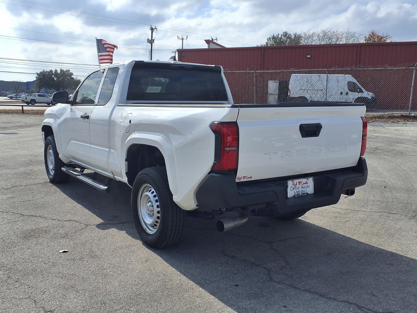 Used 2025 Toyota Tacoma SR image 6