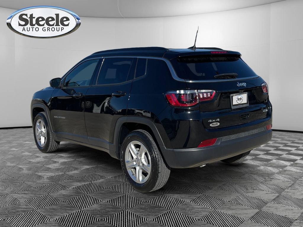 Used 2023 Jeep Compass Latitude w/ Convenience Group image 3