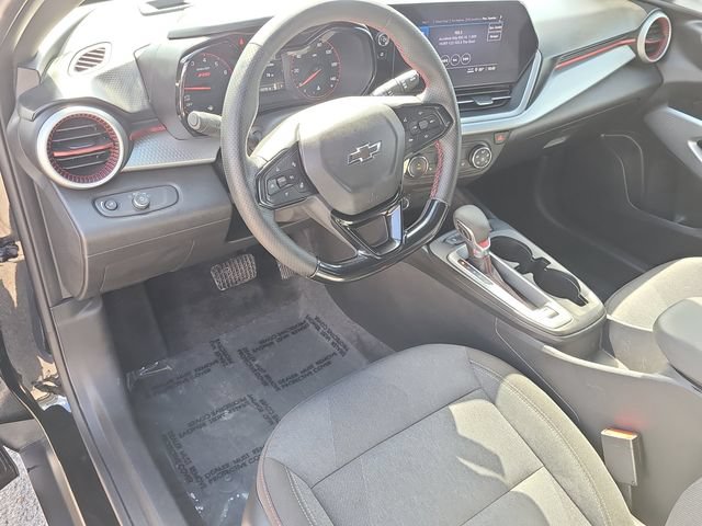 Used 2025 Chevrolet Trax RS w/ Driver Confidence Package FWD image 20