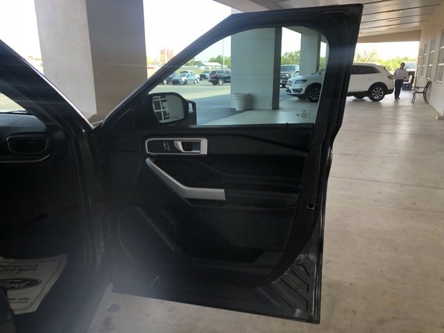 Used 2020 Ford Explorer XLT w/ Equipment Group 202A image 18