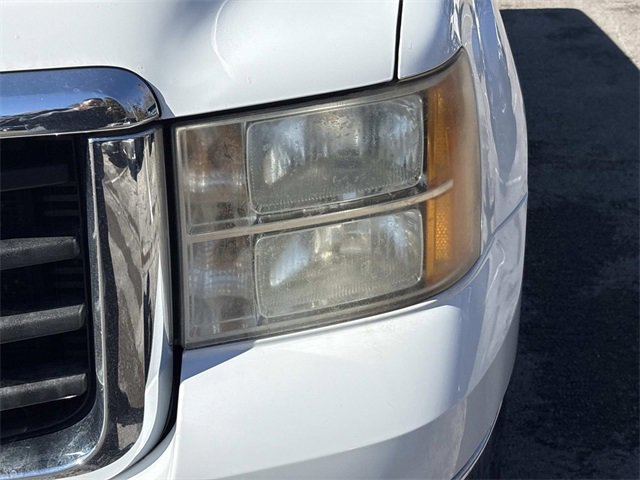 Used 2007 GMC Sierra 2500 SLE w/ EZ-Lift Tailgate Package image 11