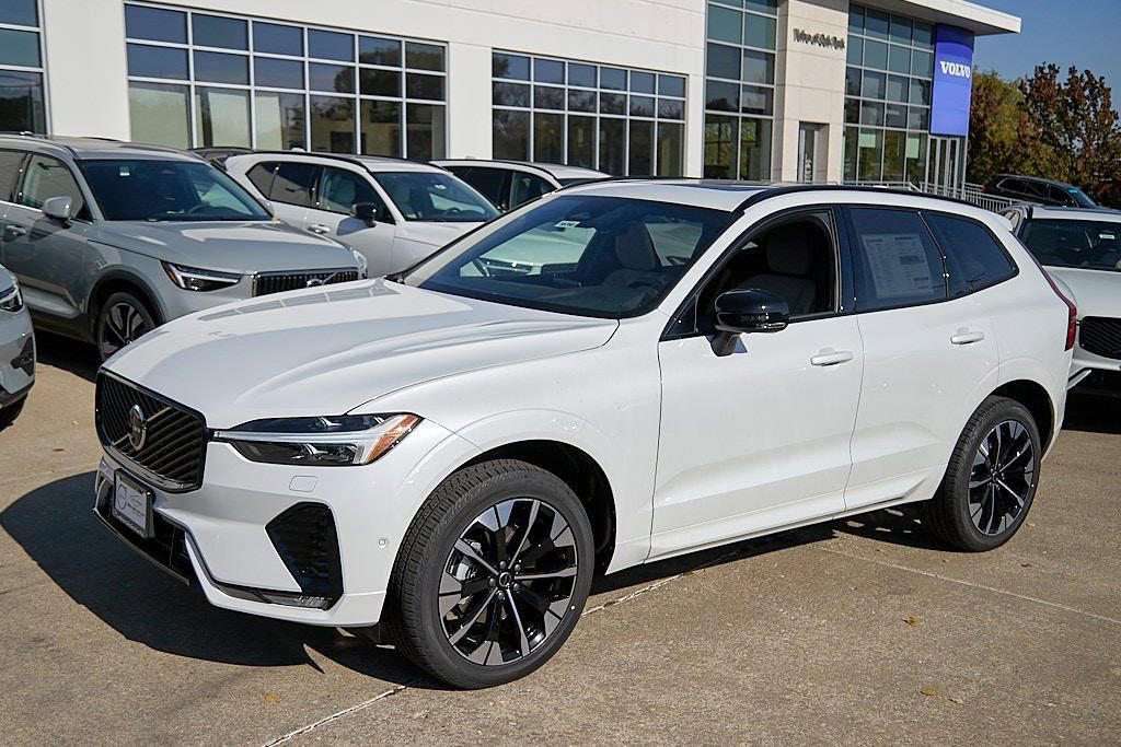 New 2026 Volvo XC60 B5 Plus w/ Protection Package Premier image 6