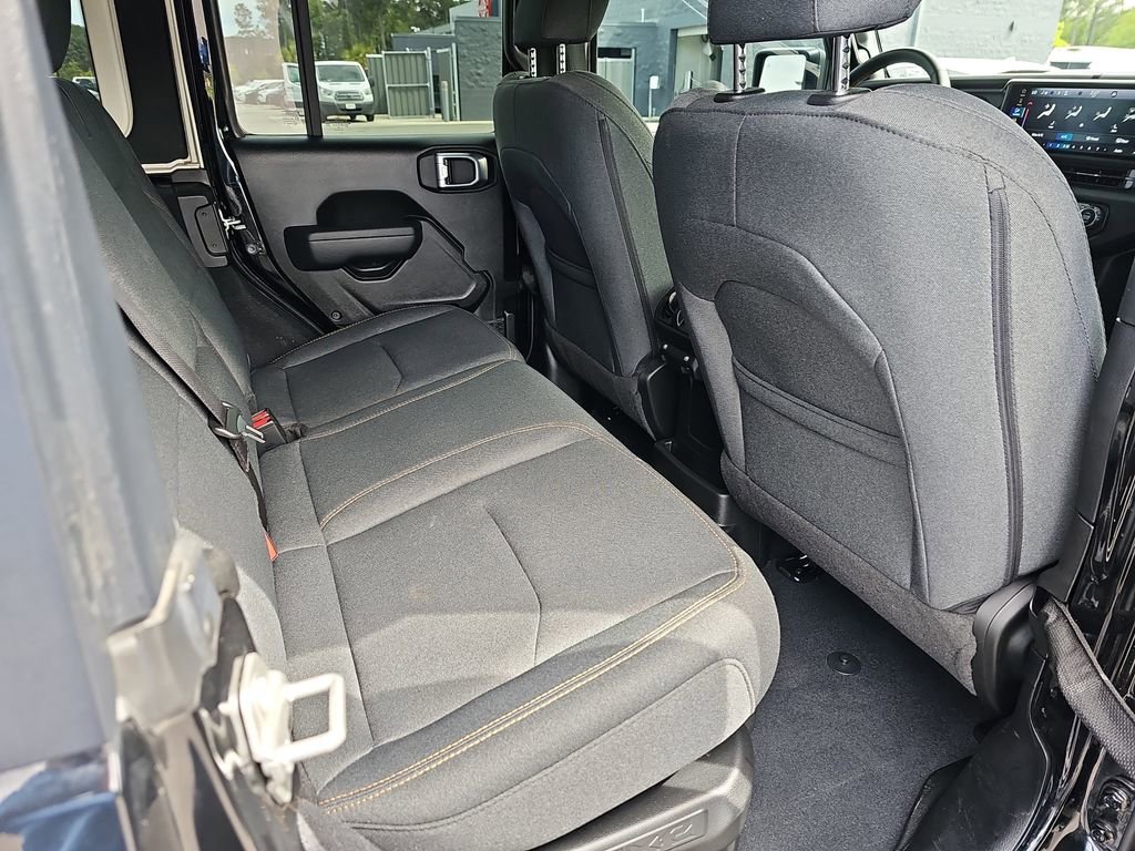 Used 2024 Jeep Wrangler Unlimited w/ Convenience Group AWD/4WD image 15