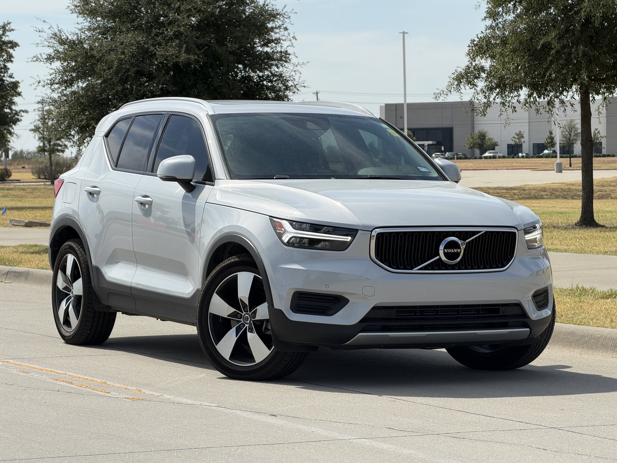 Used 2020 Volvo XC40 T5 Momentum w/ Protection Package Premier