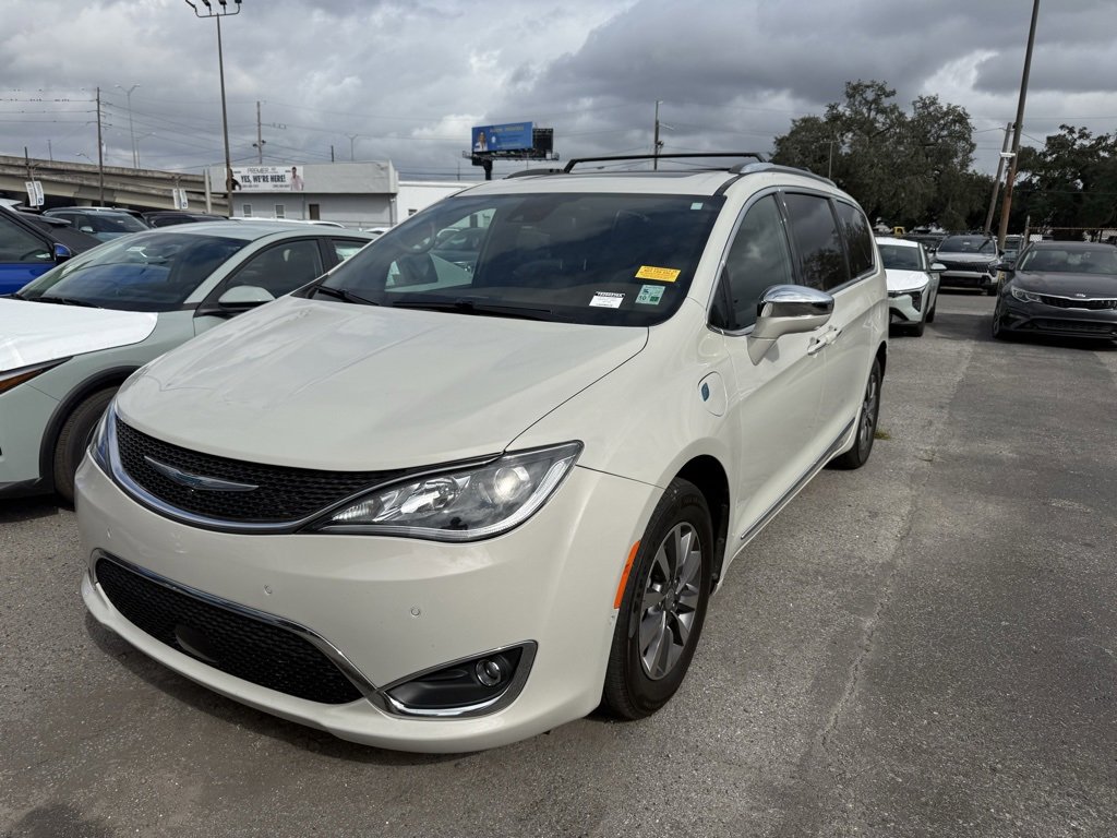 Used 2020 Chrysler Pacifica Limited w/ Advanced Safetytec Group