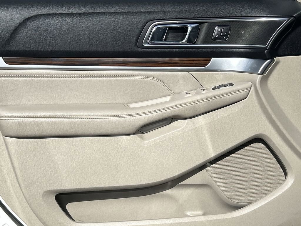 Used 2018 Ford Explorer Limited w/ Equipment Group 301A image 23