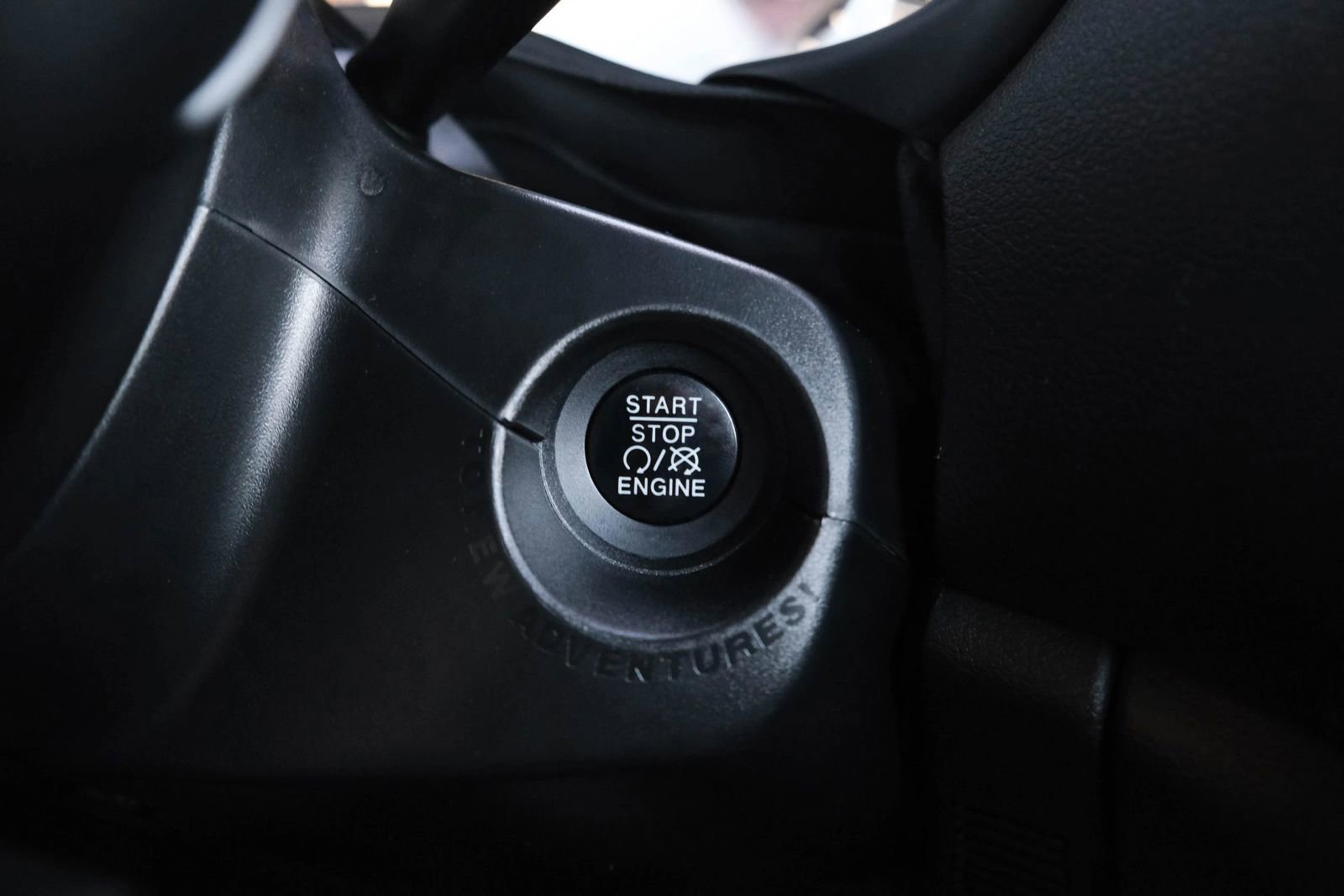 Used 2017 Jeep Renegade Latitude image 37