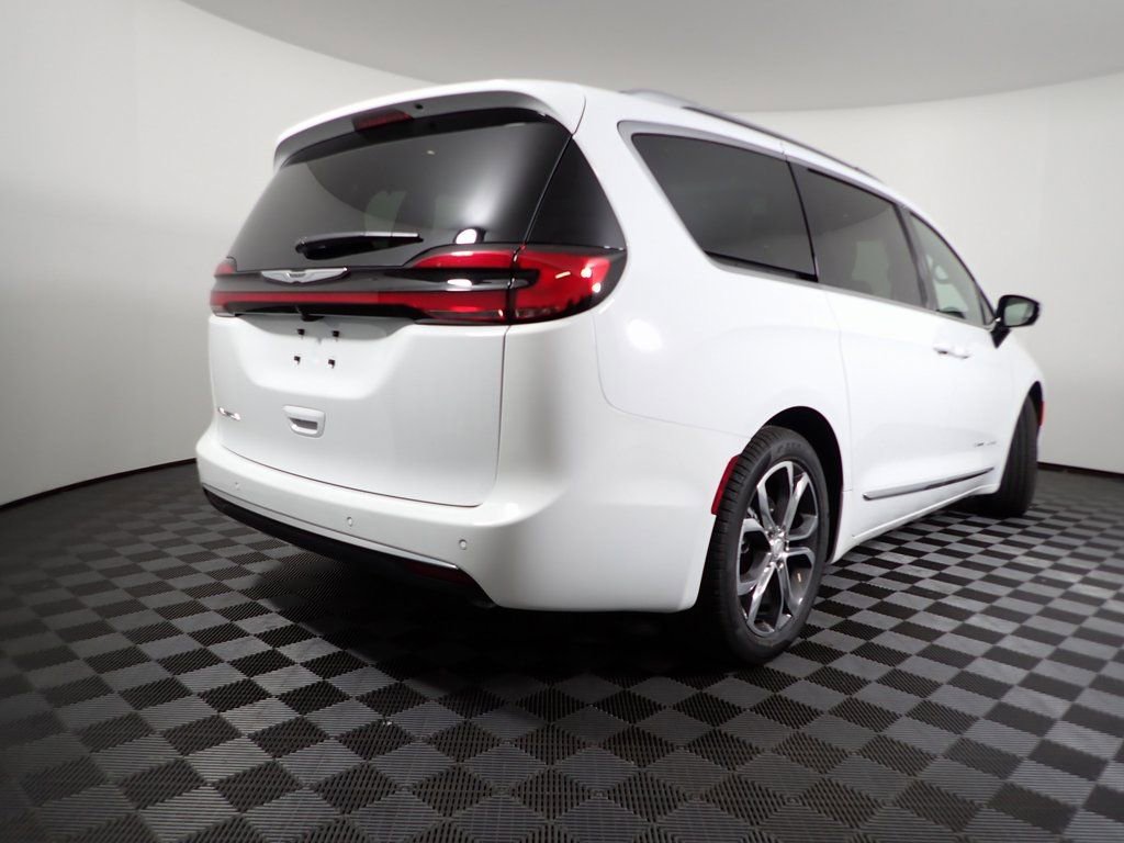 New 2026 Chrysler Pacifica Pinnacle FWD image 23