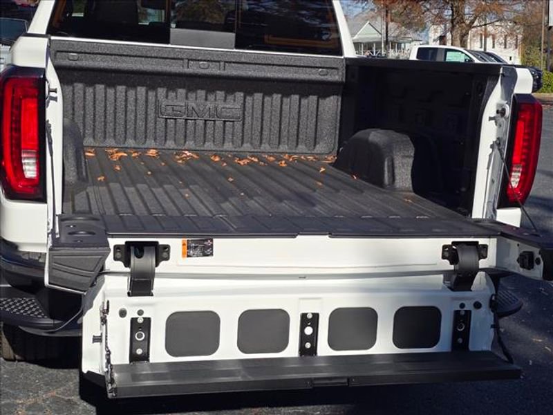 New 2026 GMC Sierra 1500 SLT image 8