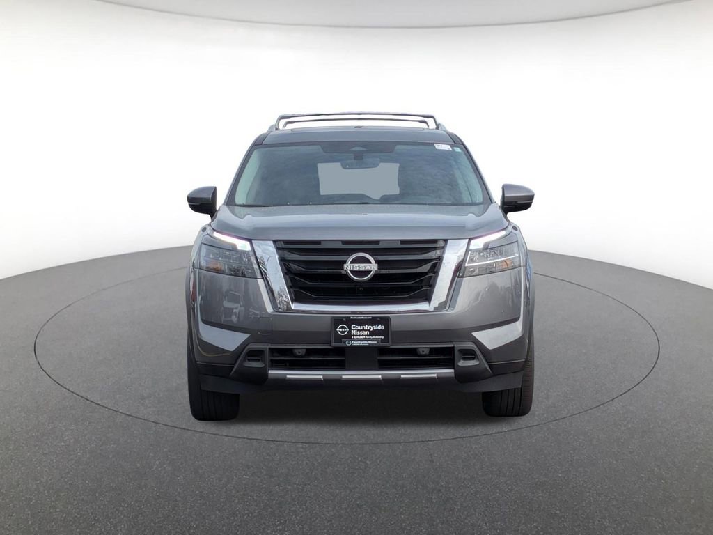 Used 2025 Nissan Pathfinder SL w/ SL Premium Package image 2
