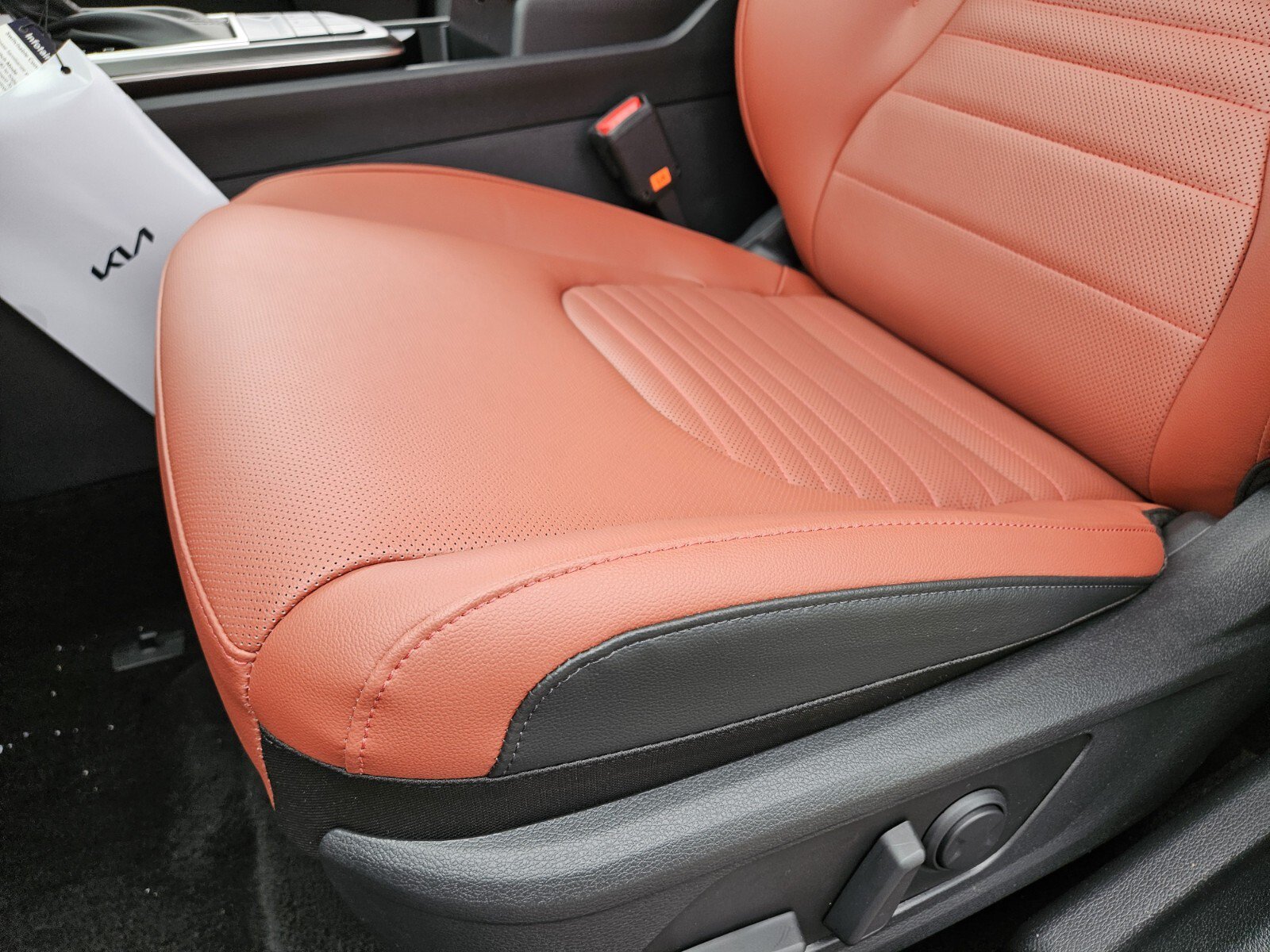 New 2026 Kia Sportage SX FWD image 8