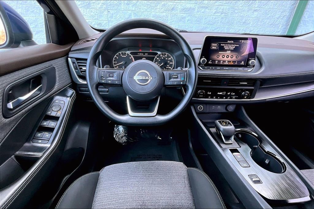 Certified 2023 Nissan Rogue SV image 4