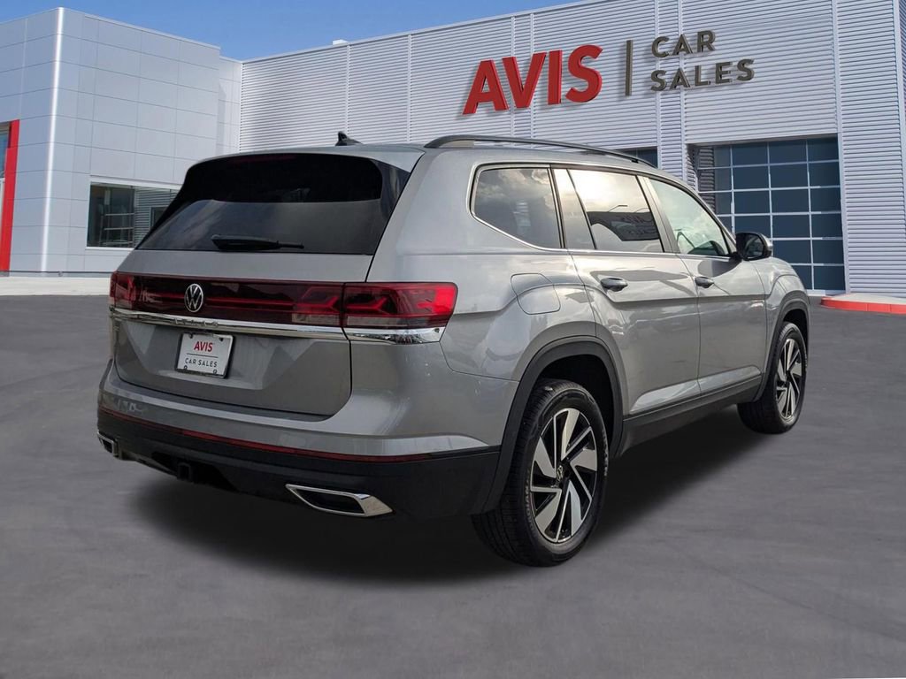 Used 2025 Volkswagen Atlas SE image 6