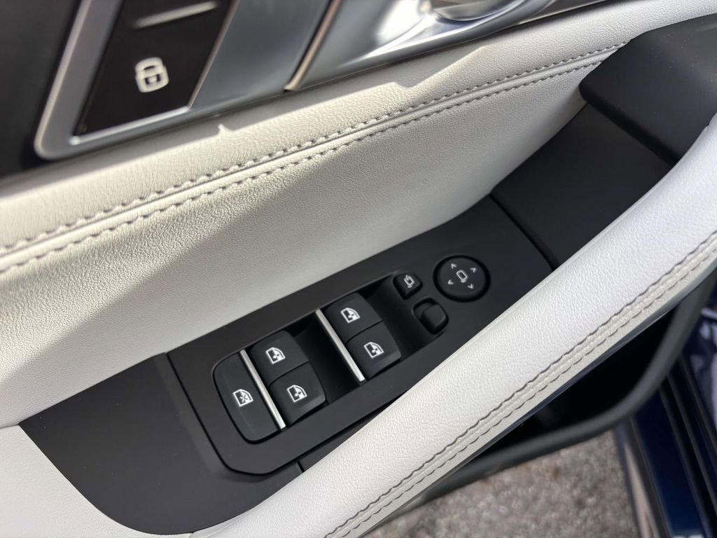 New 2026 BMW X6 xDrive40i image 13