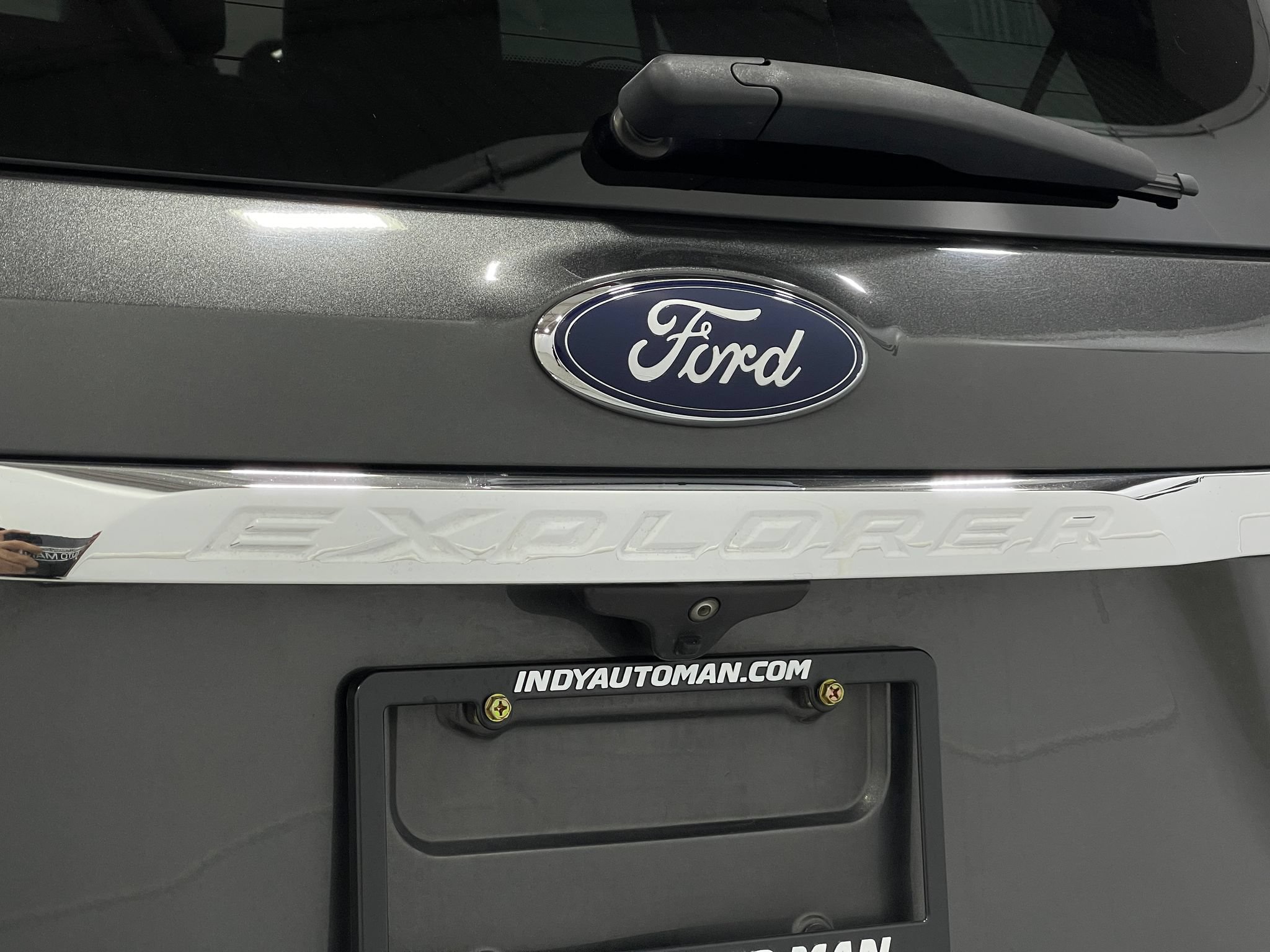 Used 2019 Ford Explorer XLT w/ Equipment Group 202A AWD/4WD image 39