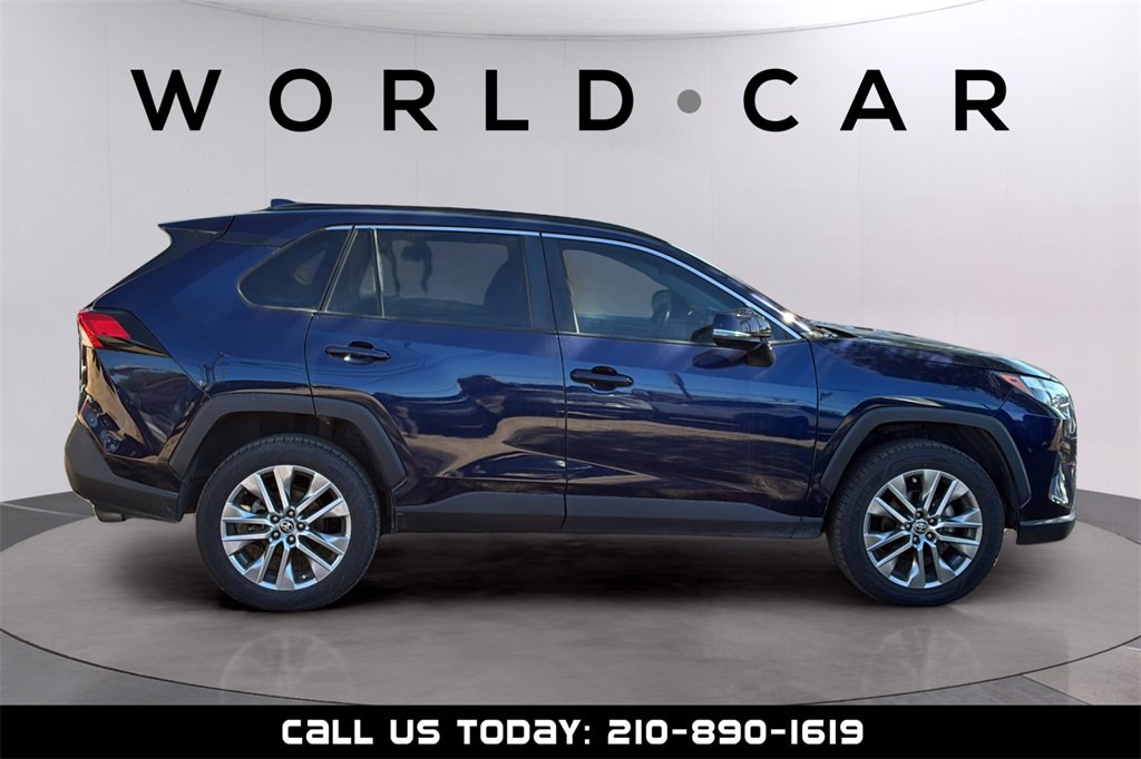 Used 2022 Toyota RAV4 XLE Premium image 15