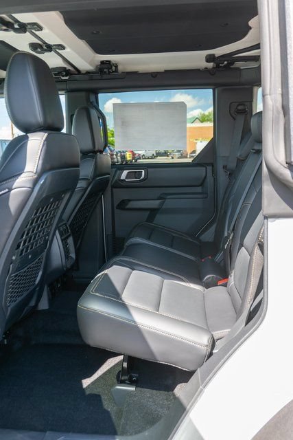 New 2026 Ford Bronco Badlands w/ Sasquatch Package AWD/4WD image 11